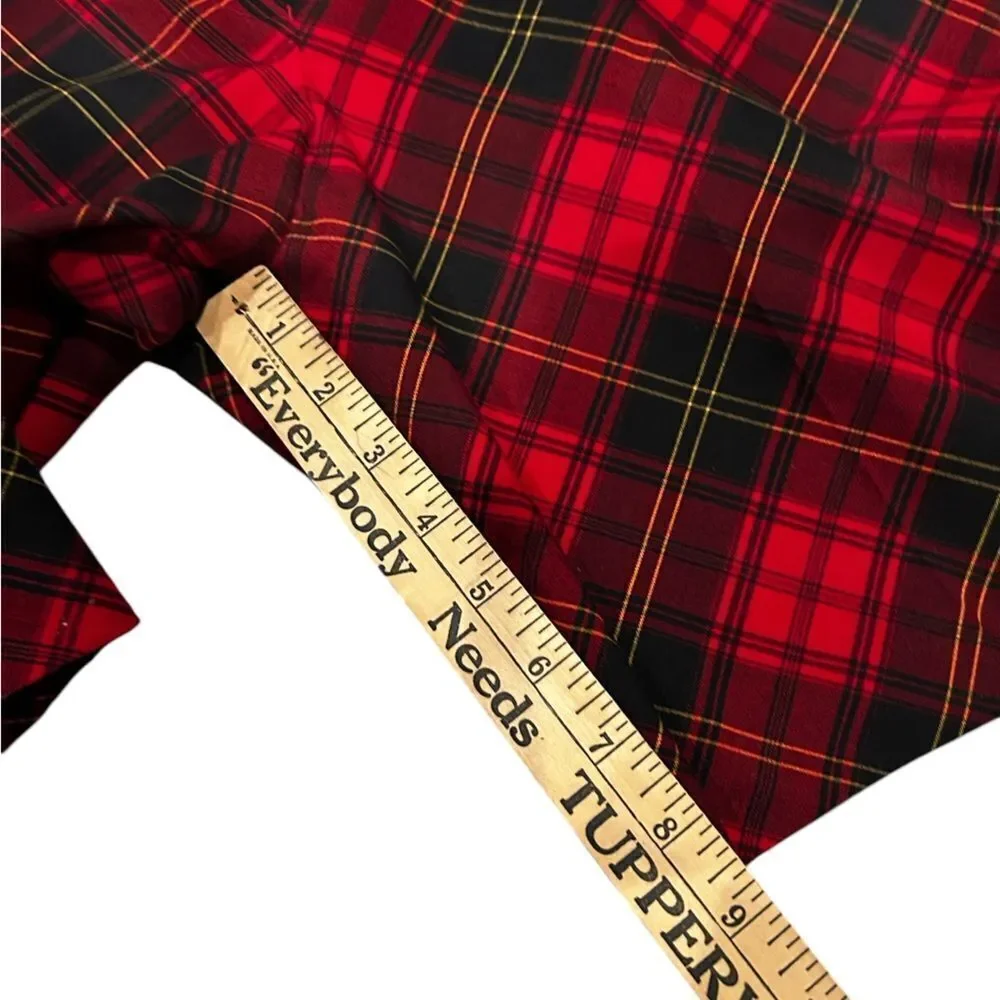 Peck & Peck red plaid golf shorts size 14